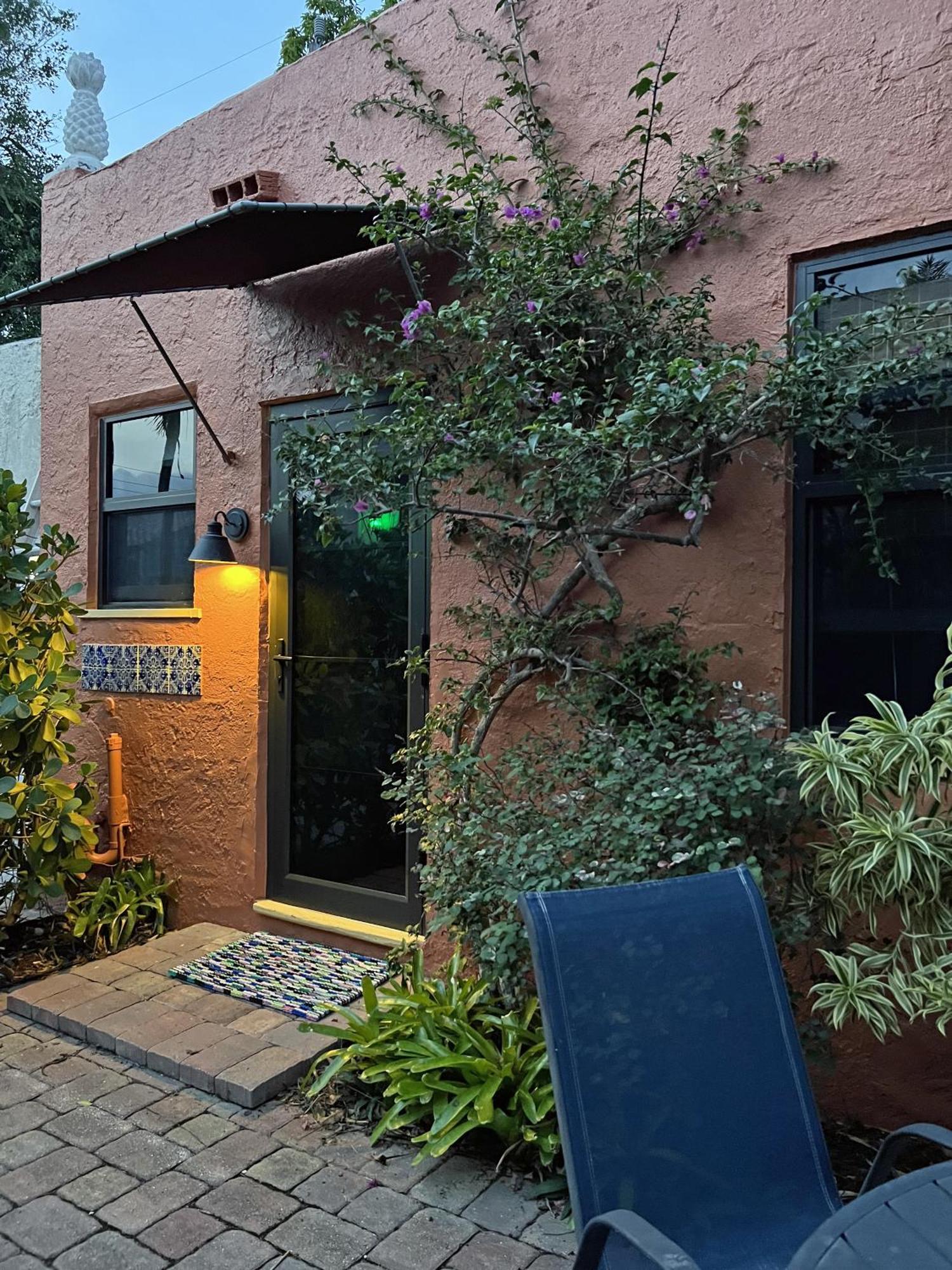 The Cottage At Pineapple House 西棕榈滩 外观 照片